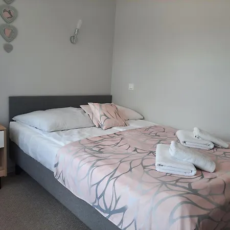 Paweł Kwatera prywatna *