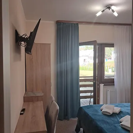 Paweł Kwatera prywatna *